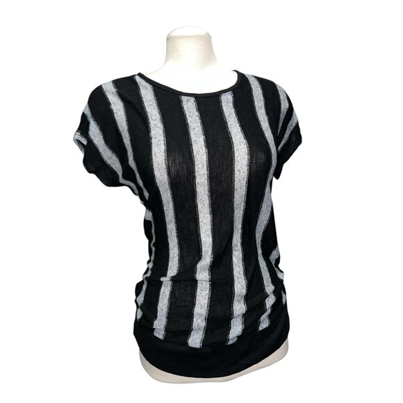 Tutta Bella Black & Gray Striped Short Sleeve Lightweight Knit Top Sz XL Womens - Picture 5 of 10